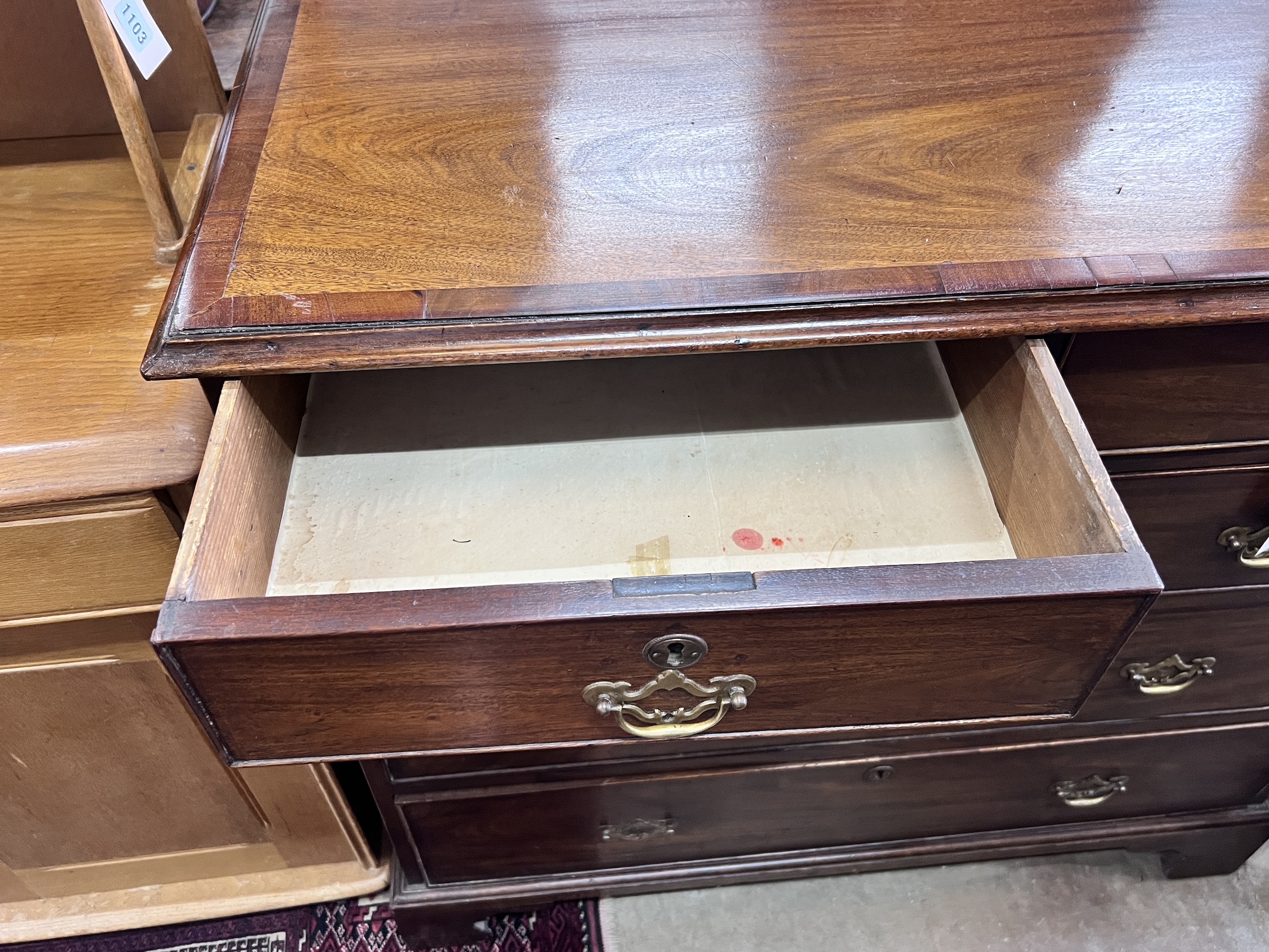 A George III mahogany chest of drawers, width 95cm, depth 51cm, height 90cm